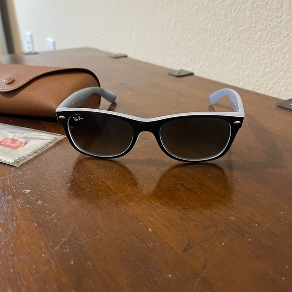 Ray Ban Wayfarer Sunglasses - Picture 7 of 10